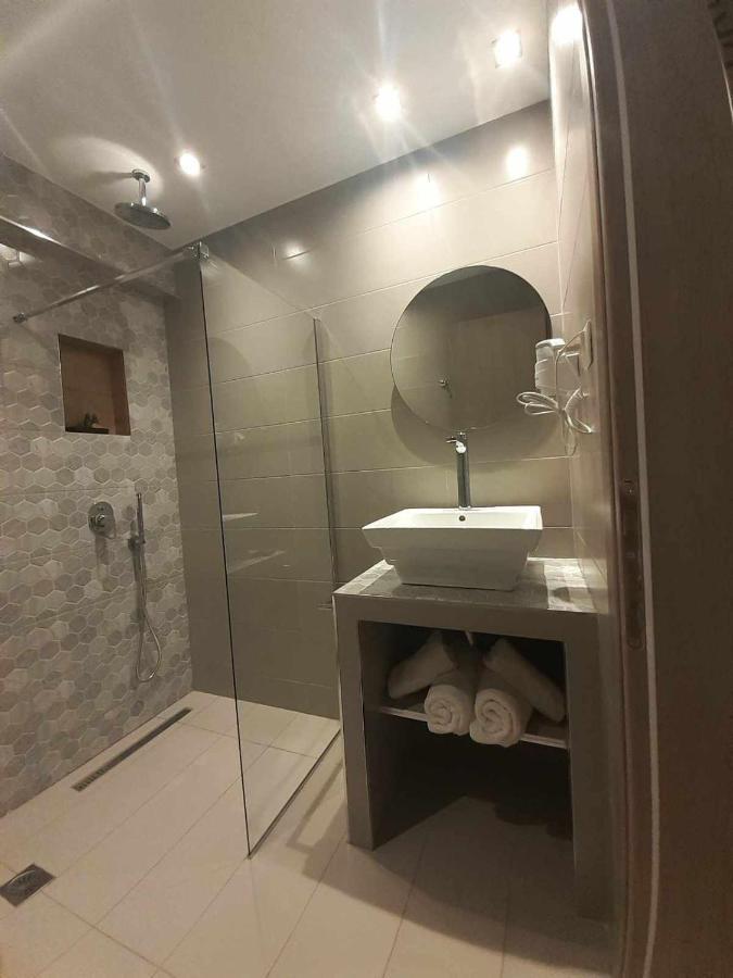 ניקיטי Acta Luxury Rooms מראה חיצוני תמונה