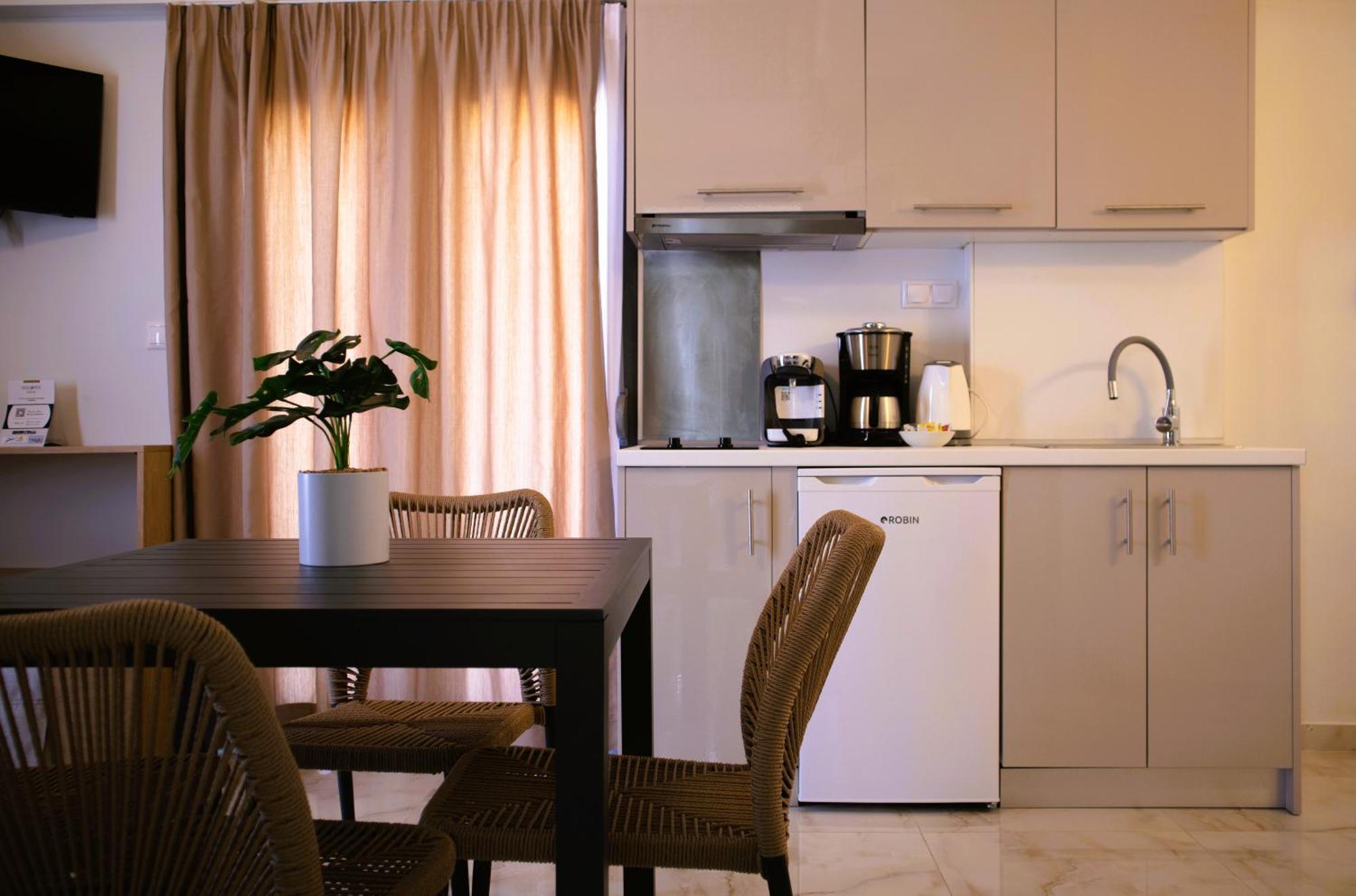 ניקיטי Acta Luxury Rooms מראה חיצוני תמונה